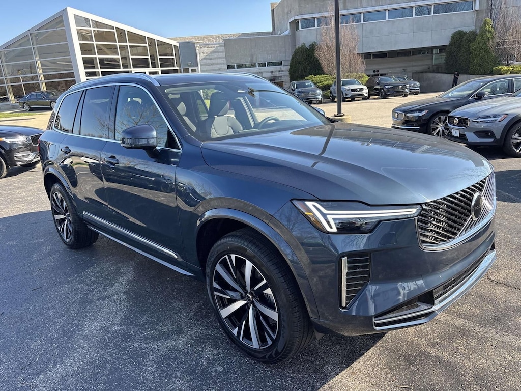 New 2026 Volvo XC90 B5 Core SUV