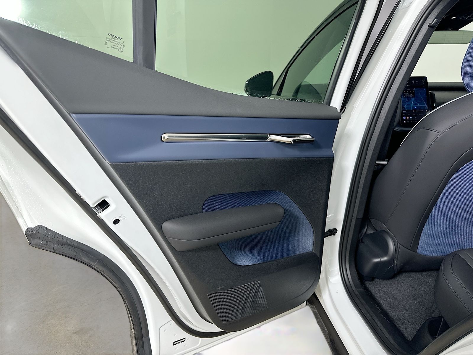 2026 Volvo EX30 Plus - Photo 33