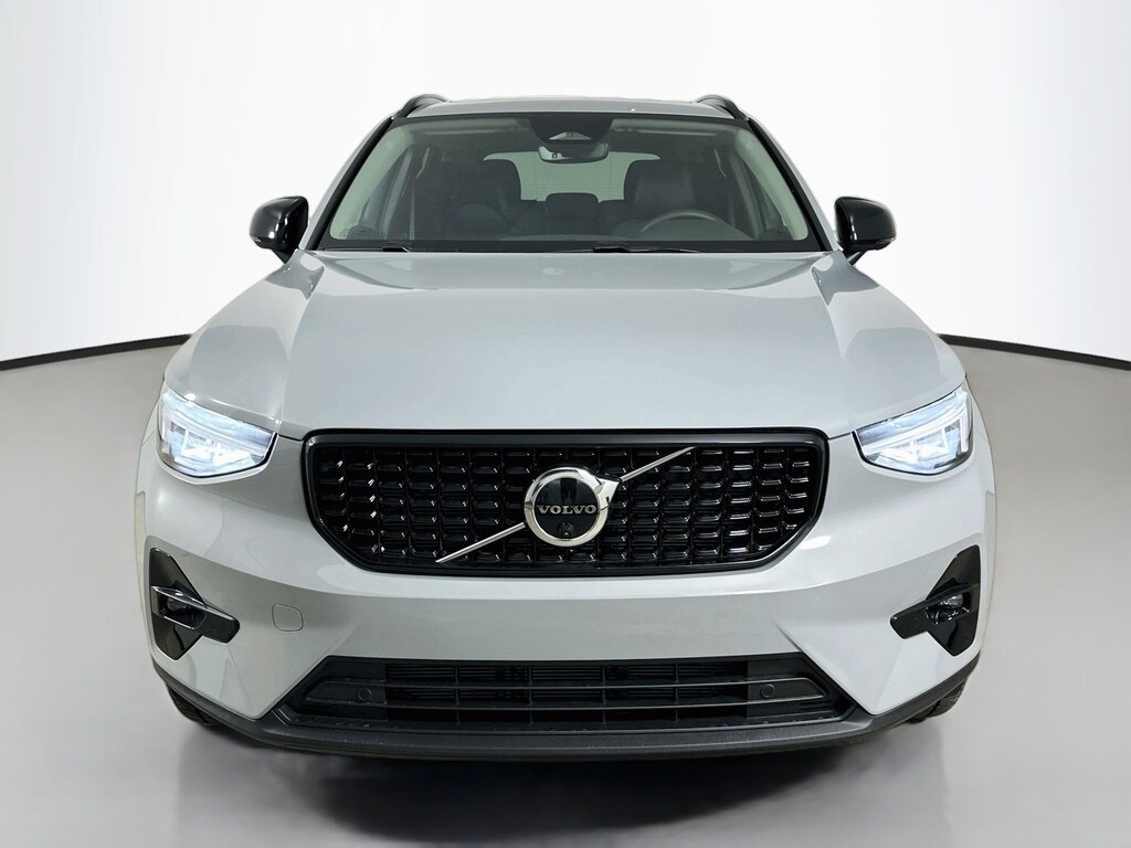 New 2026 Volvo XC40 B5 Plus SUV