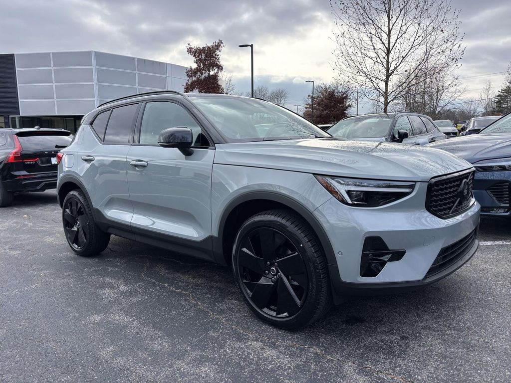 2026 Volvo XC40 B5 Ultra Ultra Black Edition AWD's photo