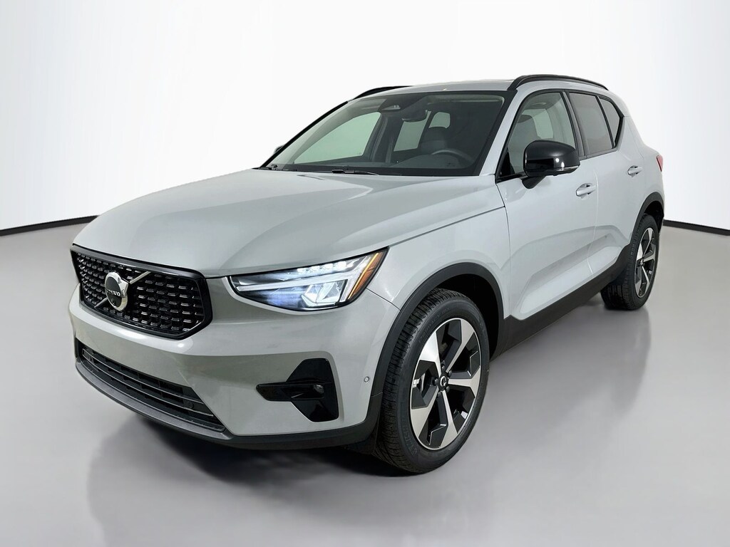 New 2026 Volvo XC40 B5 Plus SUV