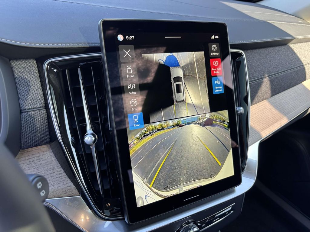 2026 Volvo XC90 Plus - Photo 21