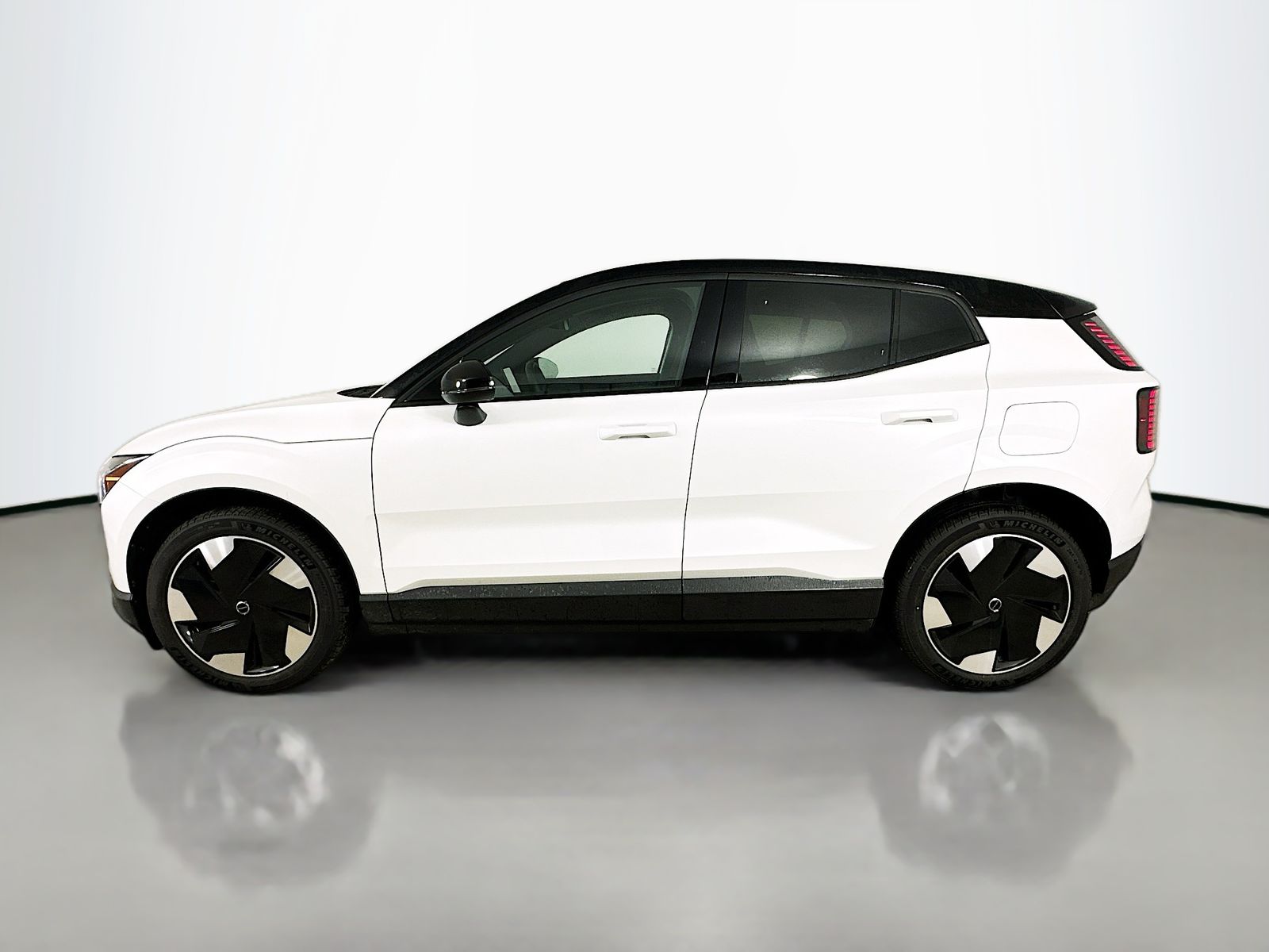 2026 Volvo EX30 Plus - Photo 8