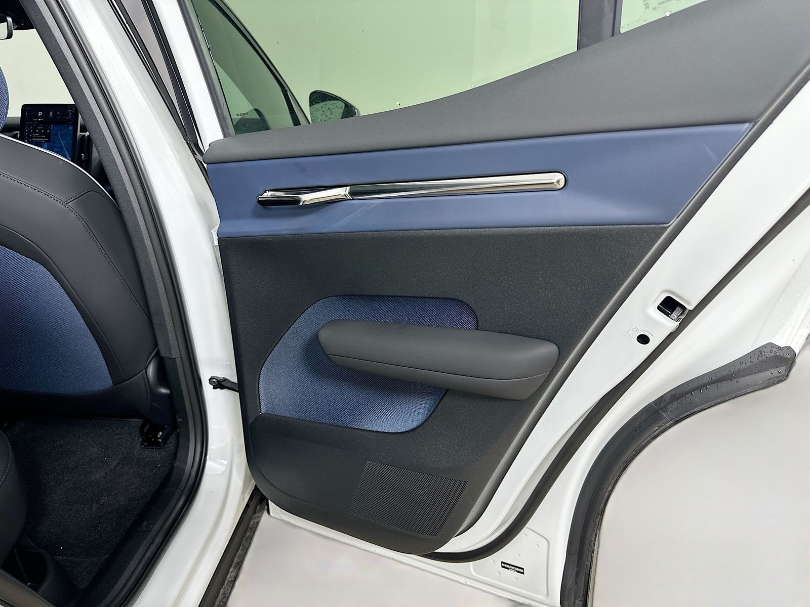 2026 Volvo EX30 Plus - Photo 40