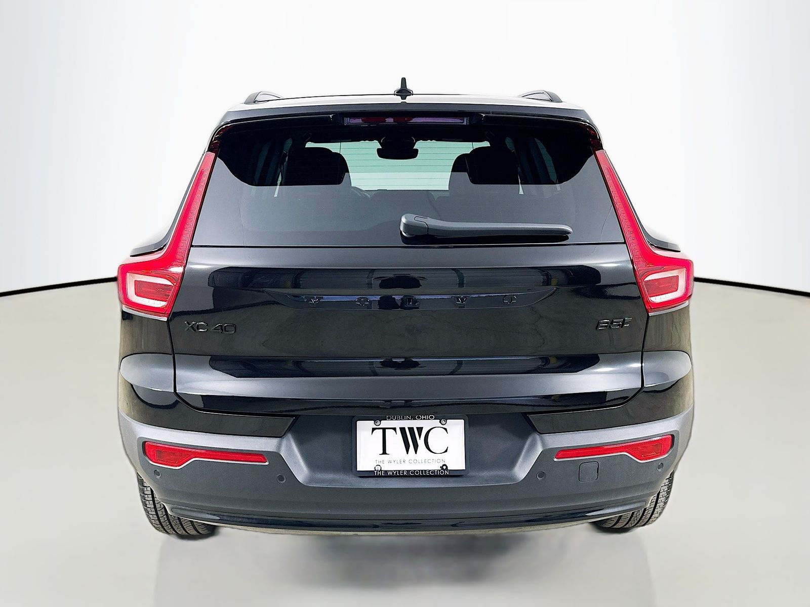 2026 Volvo XC40 Ultra Black Edition - Photo 6