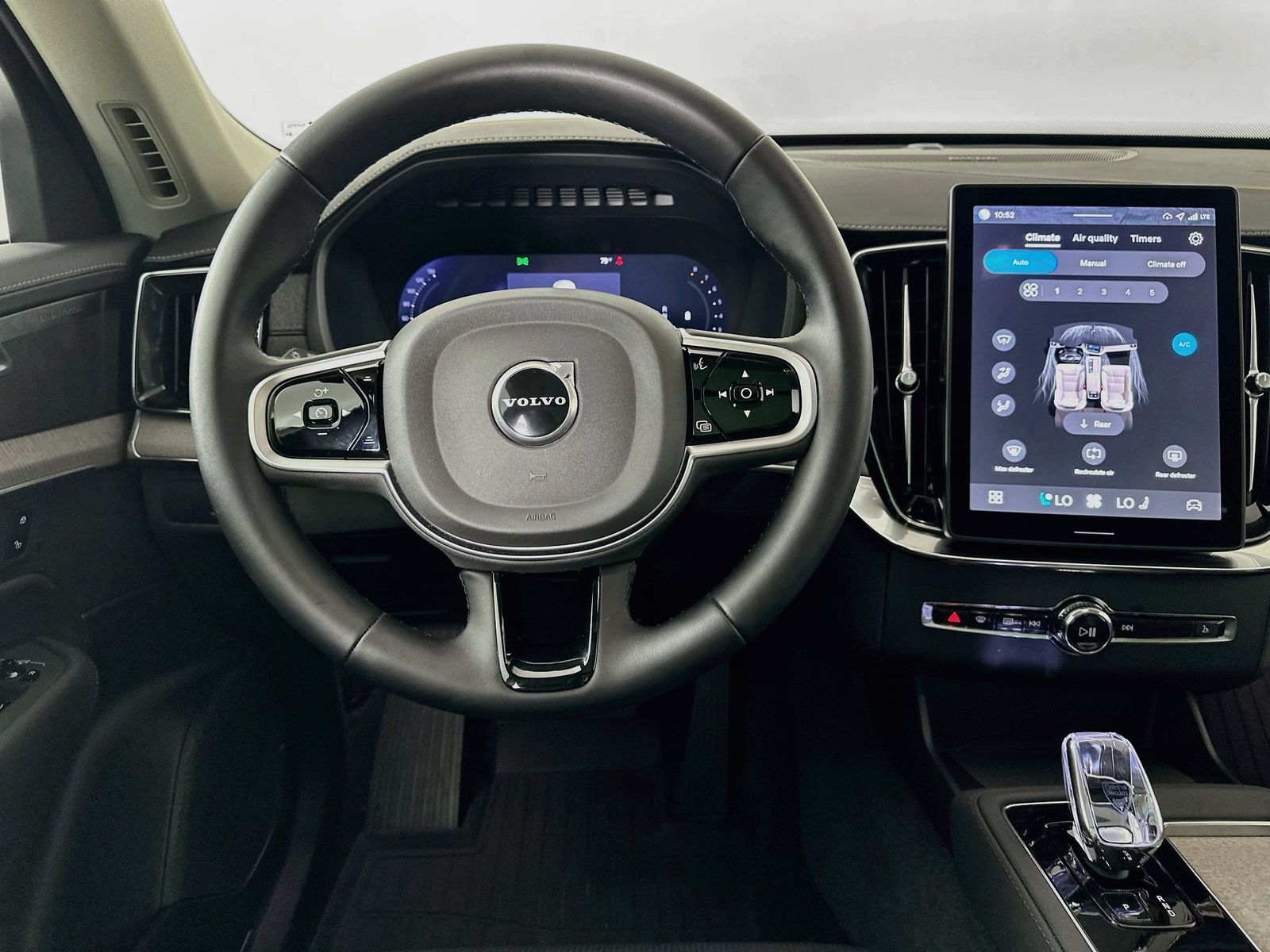 2026 Volvo XC90 Ultra - Photo 15