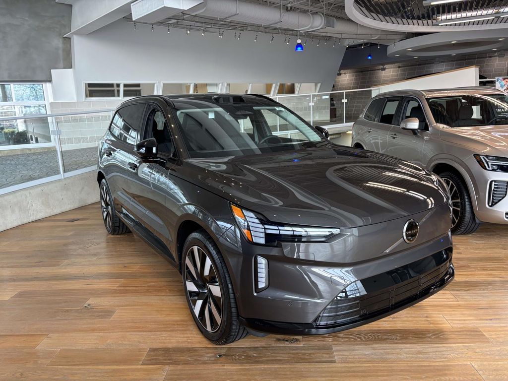 2025 Volvo EX90