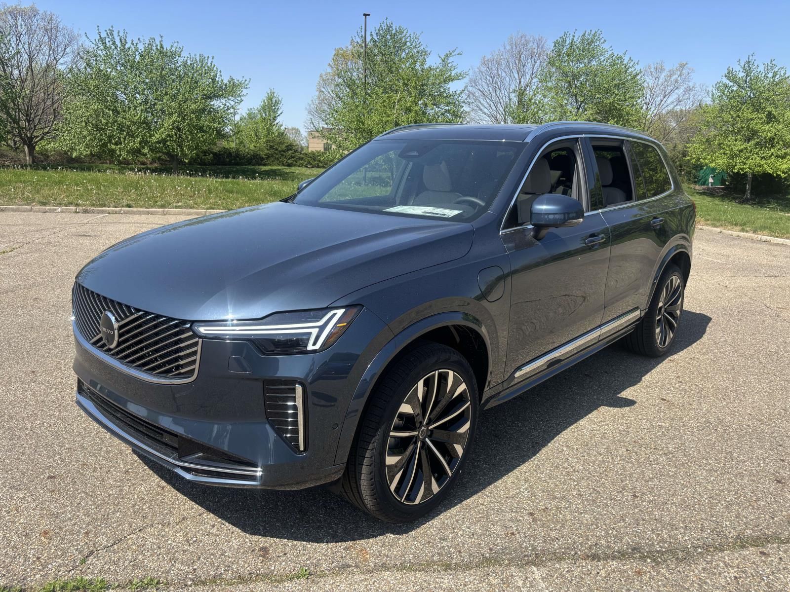 2026 Volvo XC90 Plug-In Hybrid