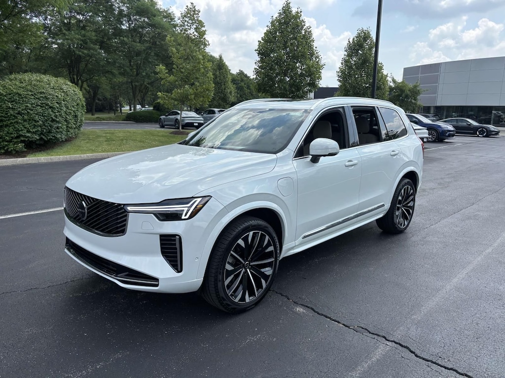 New 2026 Volvo XC90 plug-in hybrid T8 Plus 7-Seater SUV