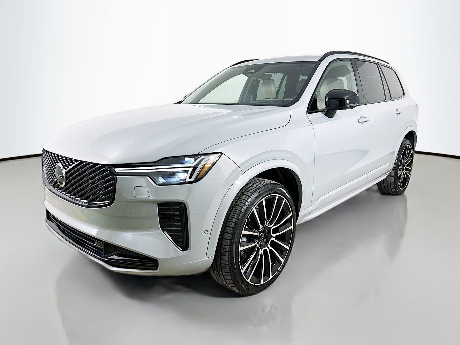 2026 Volvo XC90 B6 Ultra Dark 7-Seater 4WD's photo