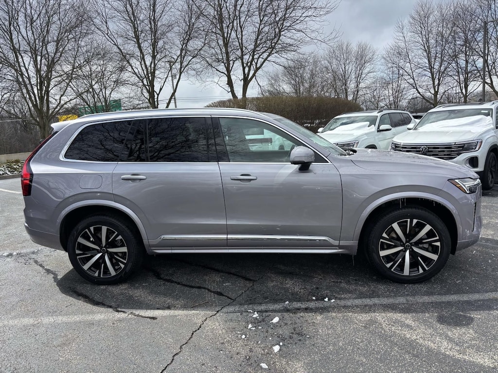 New 2026 Volvo XC90 B5 Core SUV