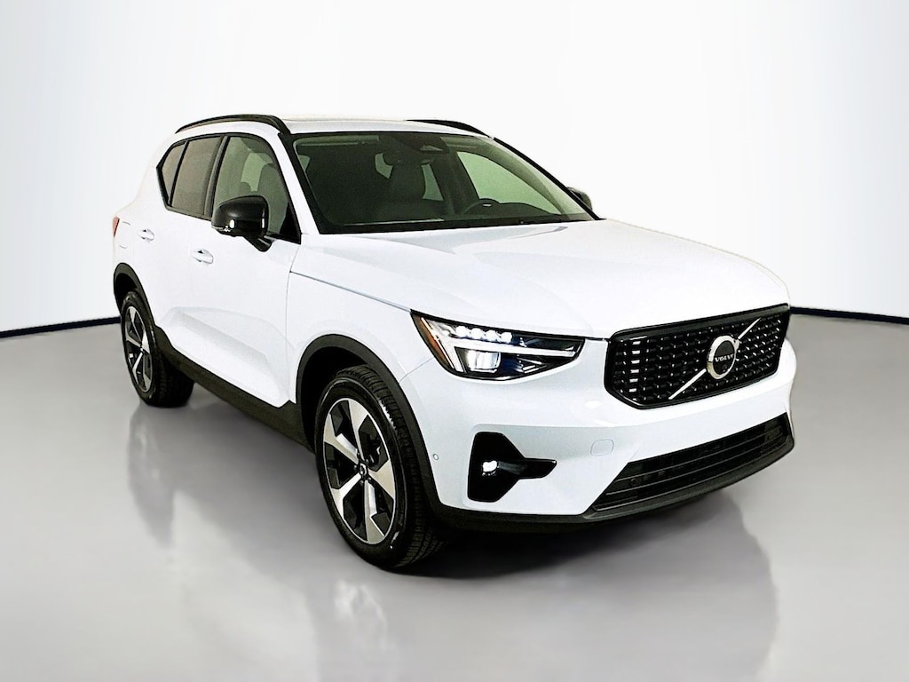 New 2026 Volvo XC40 B5 Plus SUV