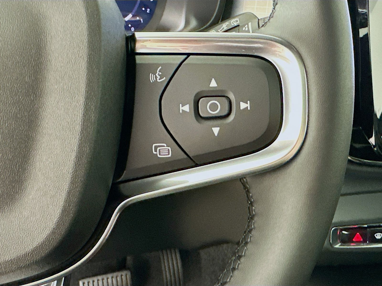 2026 Volvo XC40 Ultra Black Edition - Photo 19
