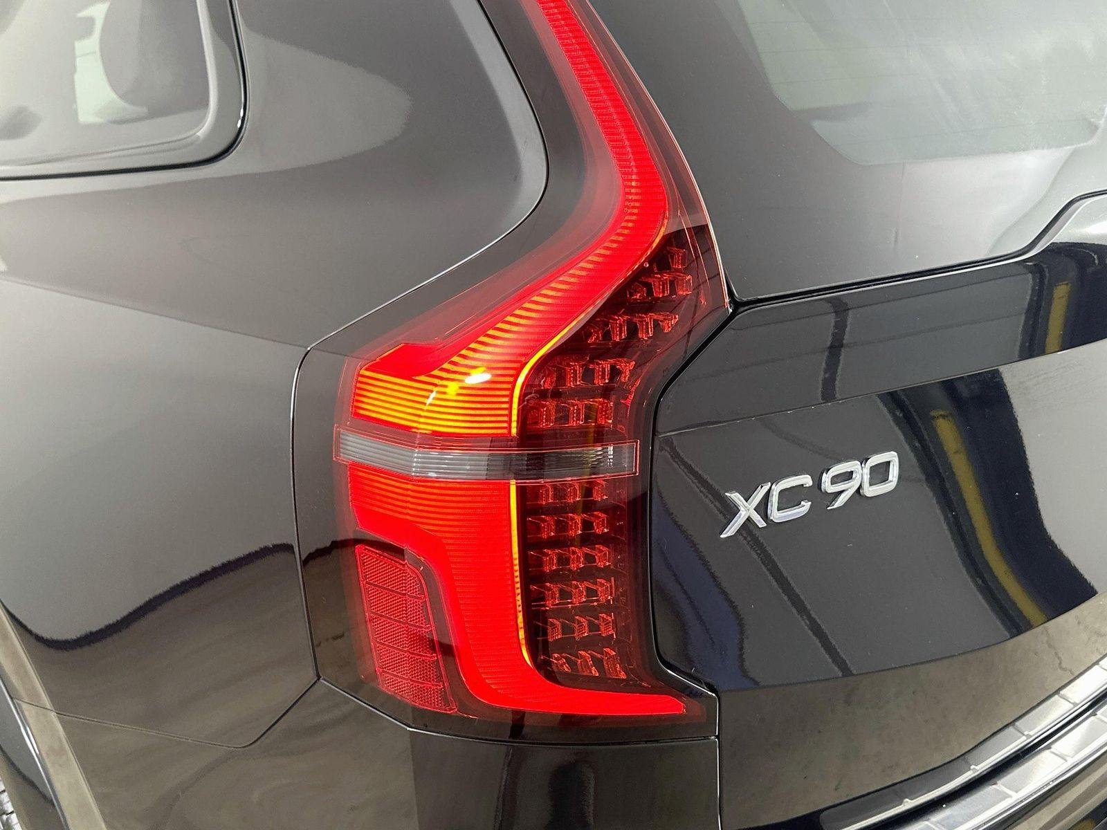 2026 Volvo XC90 Ultra - Photo 12