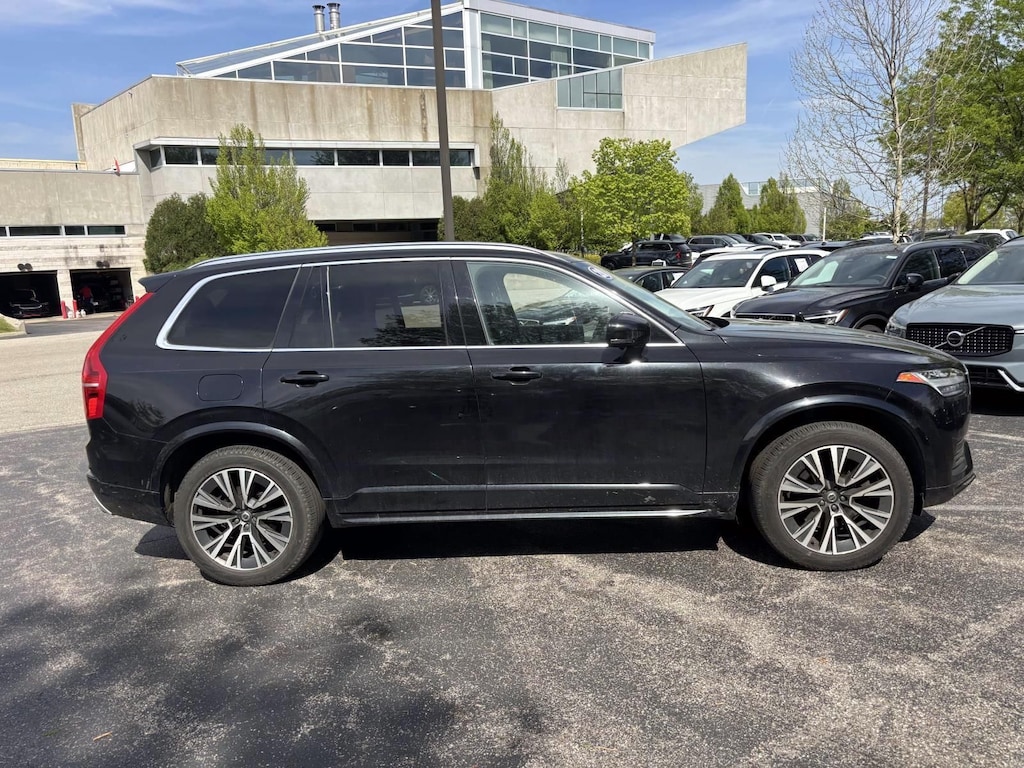Used 2020 Volvo XC90 T6 Momentum SUV