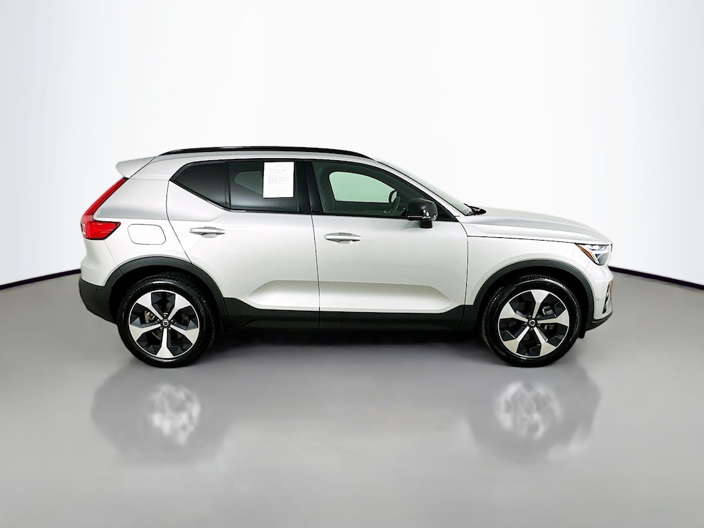 Used 2025 Volvo XC40 B5 Plus Dark Theme SUV