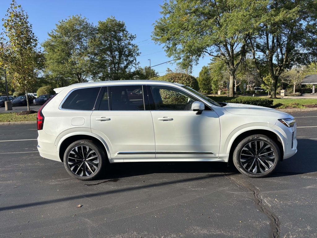 2026 Volvo XC90 Plus - Photo 8