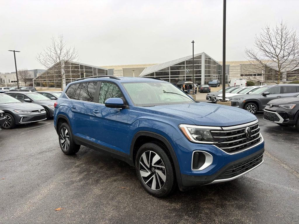 2025 Volkswagen Atlas SE w/Tech