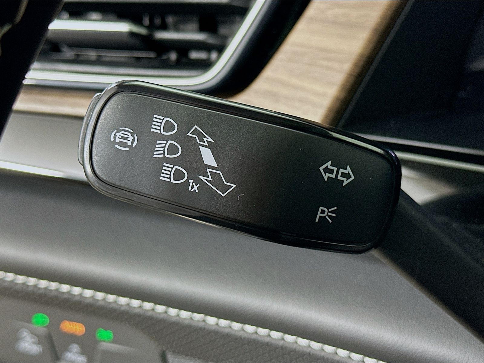 2026 Volkswagen Atlas SE w/Tech - Photo 20