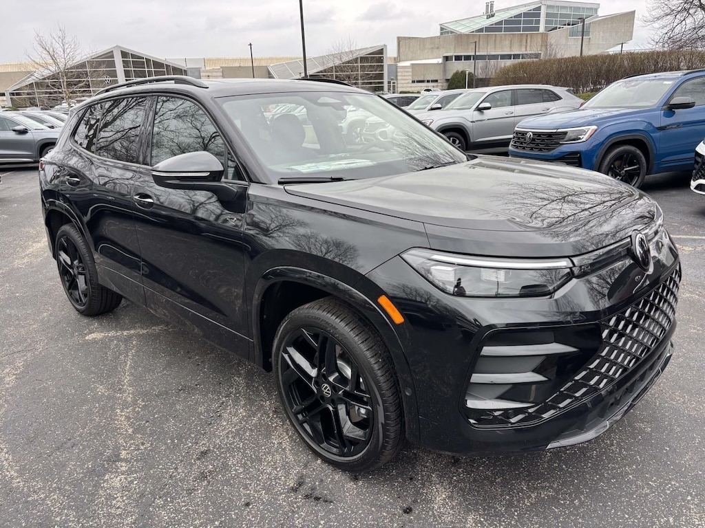 New 2026 Volkswagen Tiguan 2.0T SE R-Line Black SUV