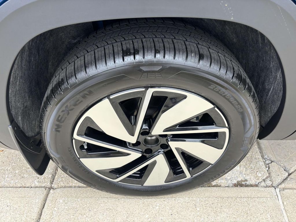 2026 Volkswagen Atlas SE w/Tech - Photo 10