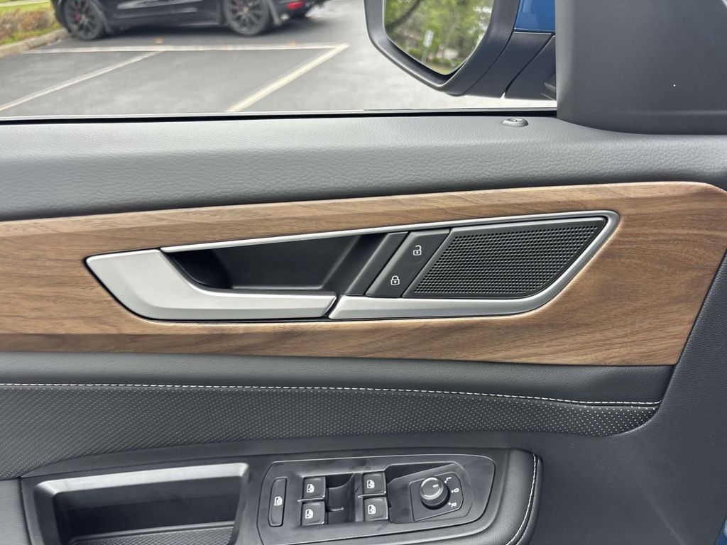 2026 Volkswagen Atlas SE w/Tech - Photo 12