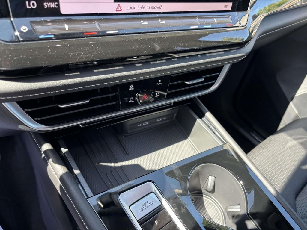 2026 Volkswagen Atlas SE w/Tech - Photo 23