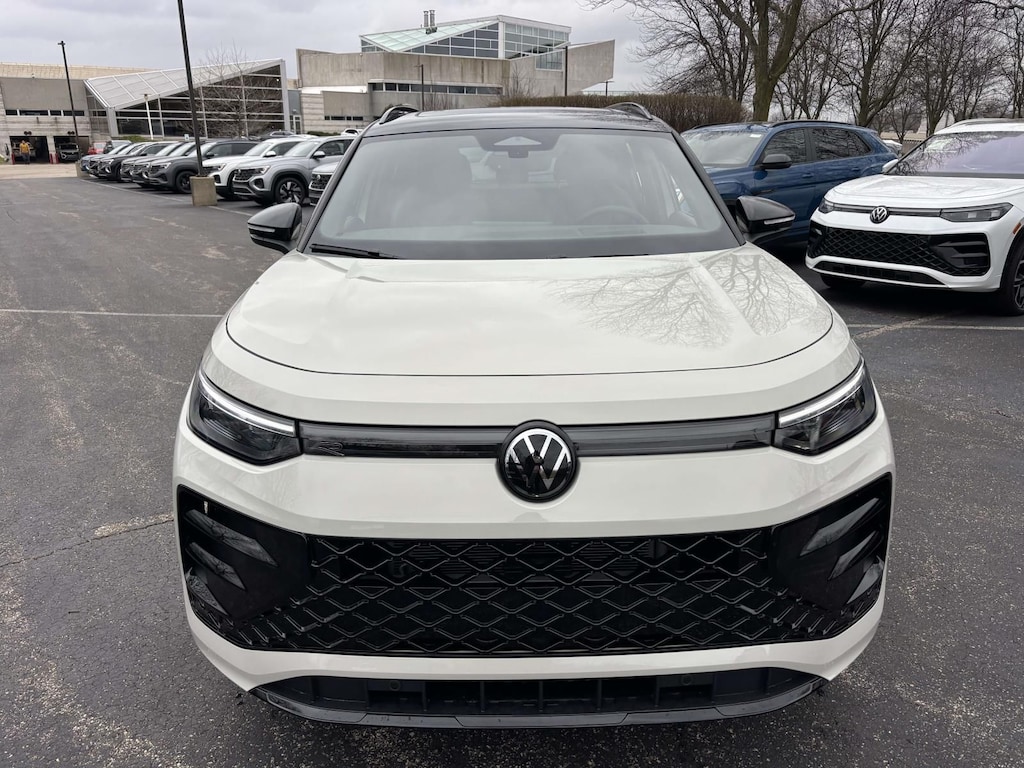 New 2026 Volkswagen Tiguan 2.0T SE R-Line Black SUV