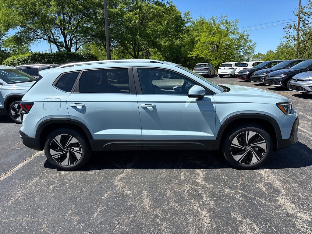 New 2026 Volkswagen Taos 1.5T SE SUV