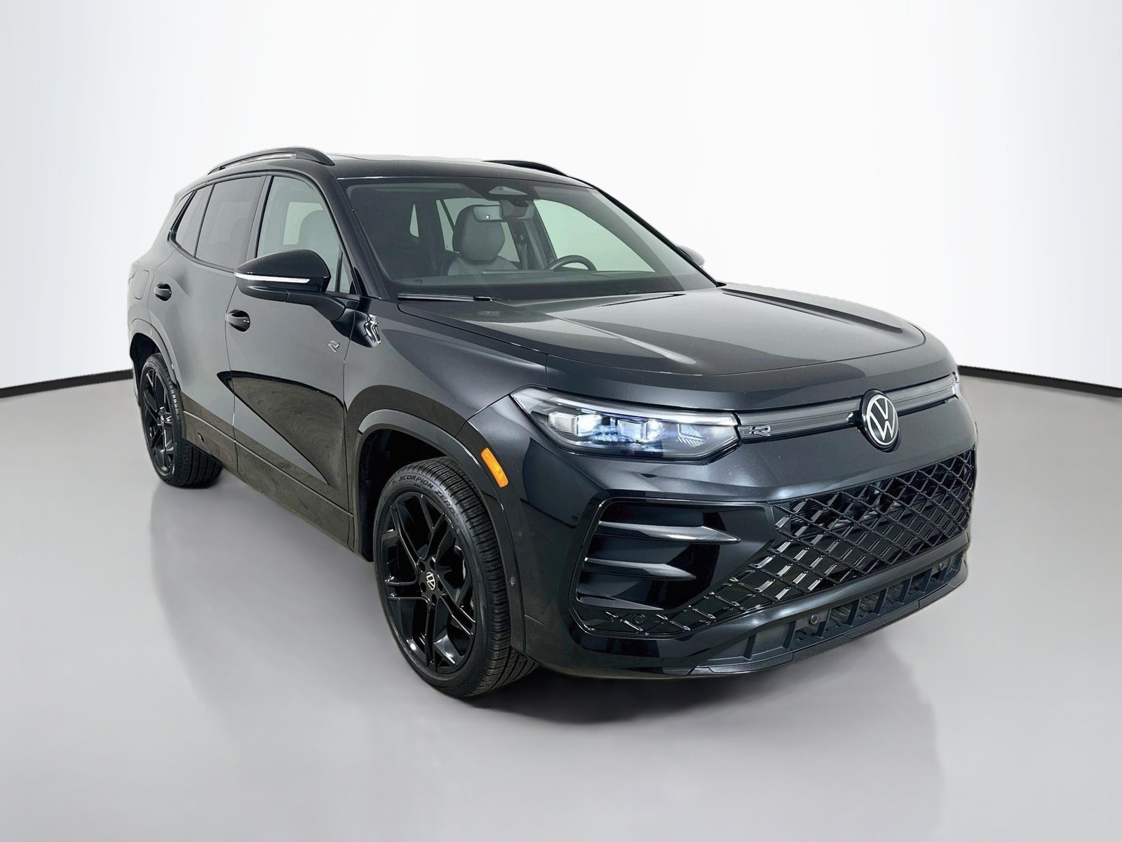 Used 2026 Volkswagen Tiguan SE R-Line Black SUV