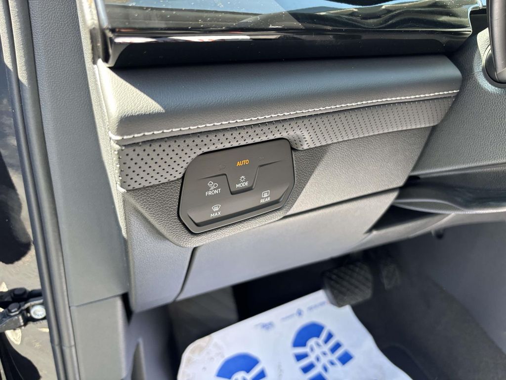 2026 Volkswagen Atlas SE w/Tech - Photo 15