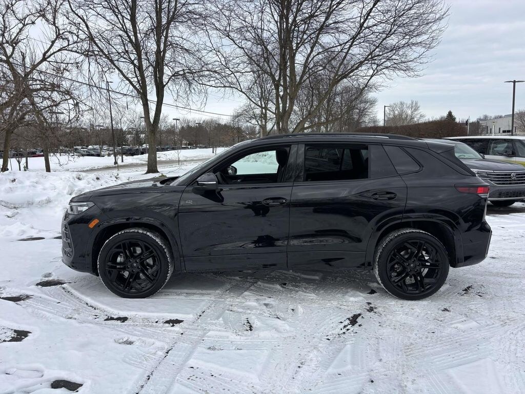 New 2026 Volkswagen Tiguan 2.0T SE R-Line Black SUV
