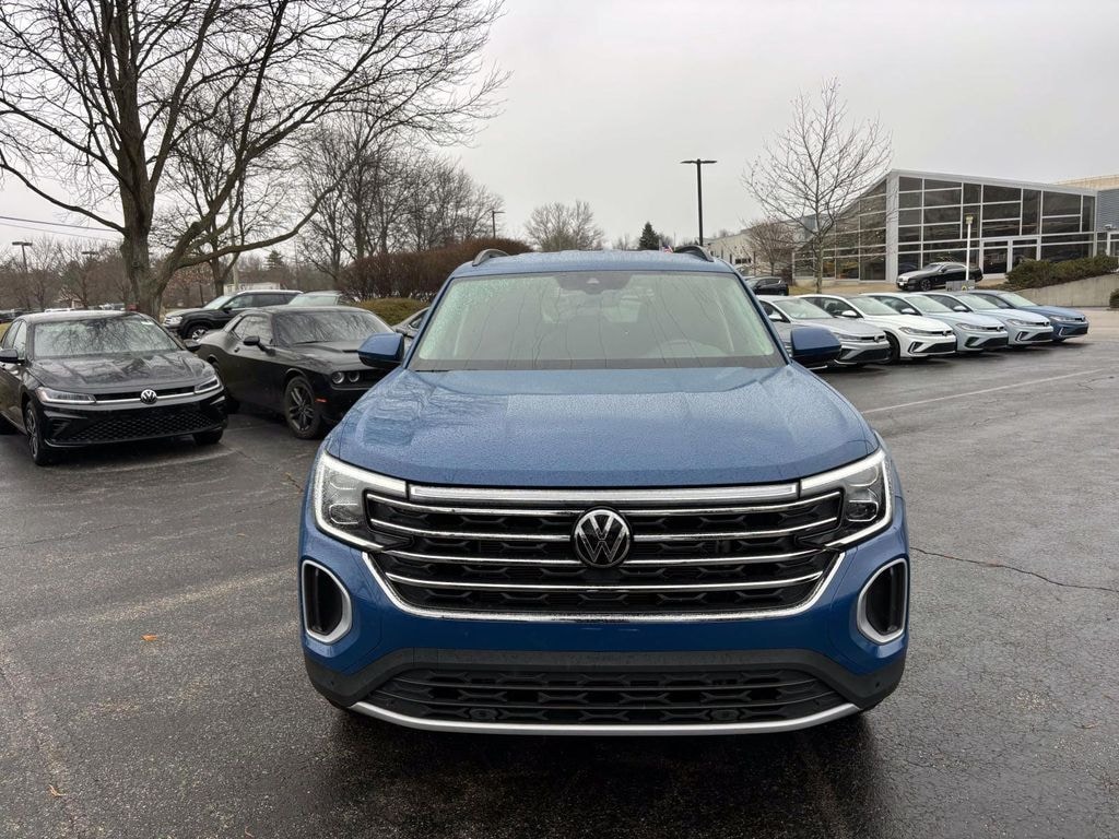 Used 2025 Volkswagen Atlas 2.0T SE w/Technology SUV