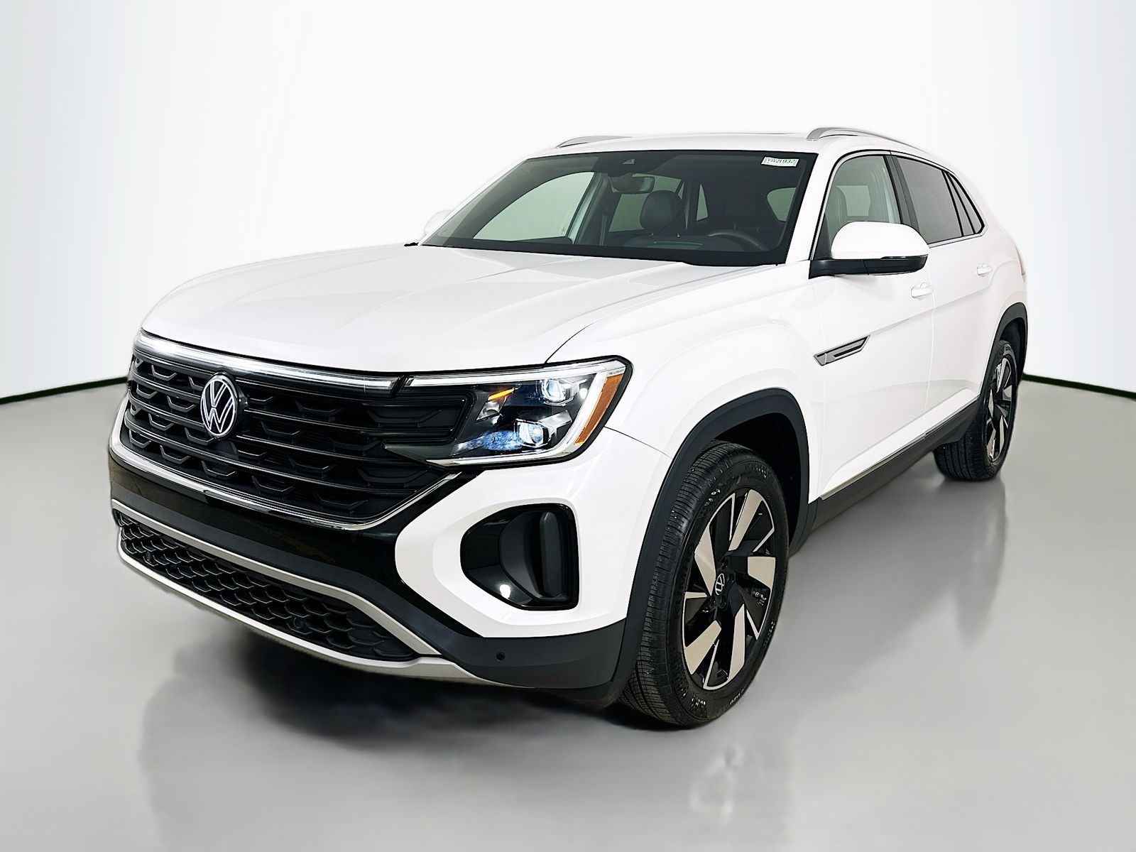 2025 Volkswagen Atlas Cross Sport 2.0T SEL 4MOTION's photo