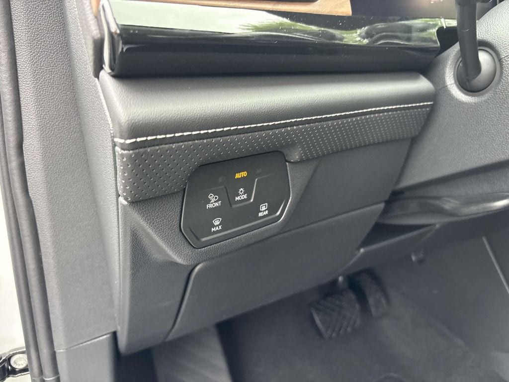 2026 Volkswagen Atlas SE w/Tech - Photo 15