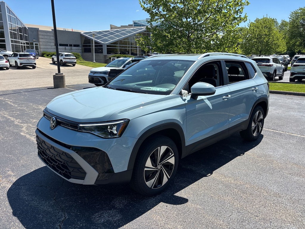 New 2026 Volkswagen Taos 1.5T SE SUV