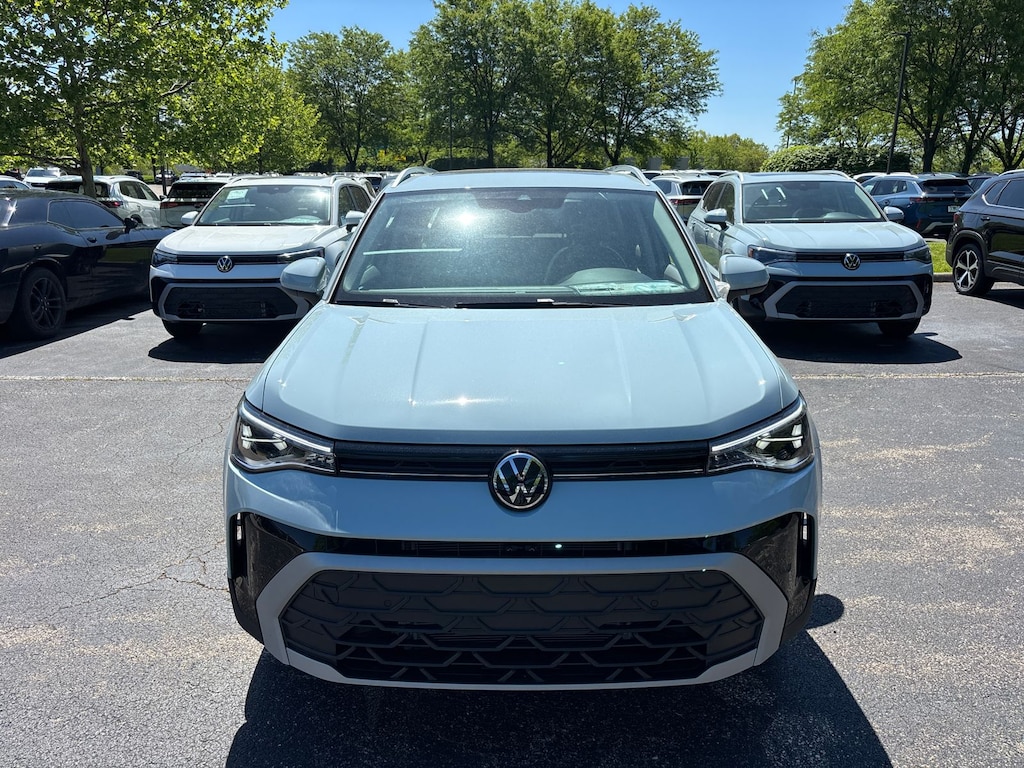 New 2026 Volkswagen Taos 1.5T SE SUV