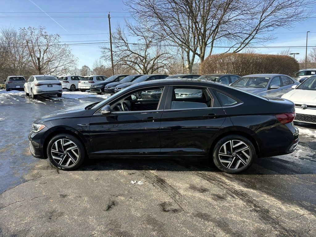 Used 2022 Volkswagen Jetta 1.5T SEL Sedan