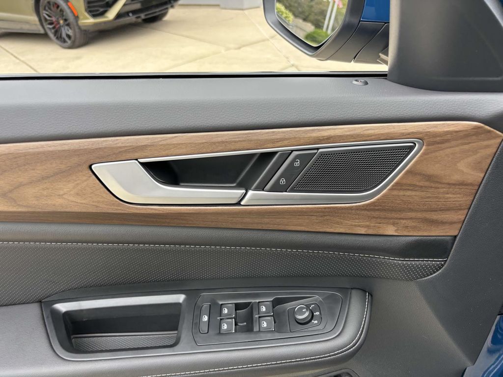2026 Volkswagen Atlas SE w/Tech - Photo 12
