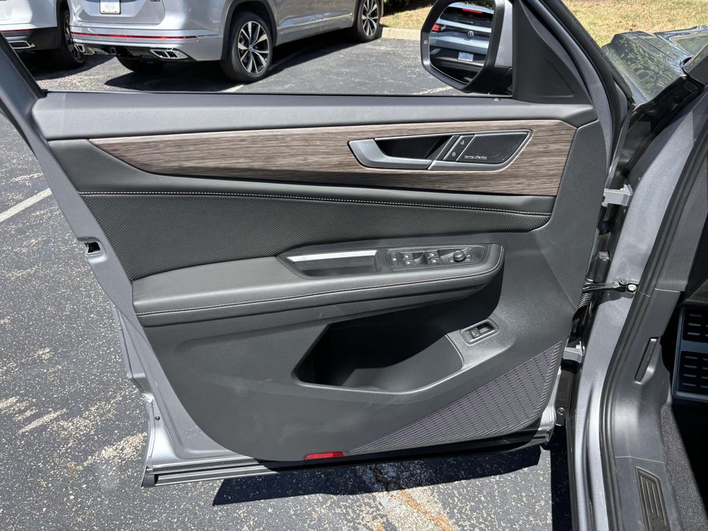 2026 Volkswagen Atlas SEL Premium R-Line - Photo 11