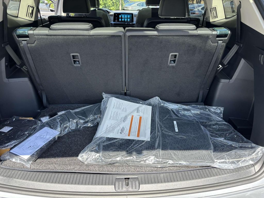 2026 Volkswagen Atlas SEL Premium R-Line - Photo 9