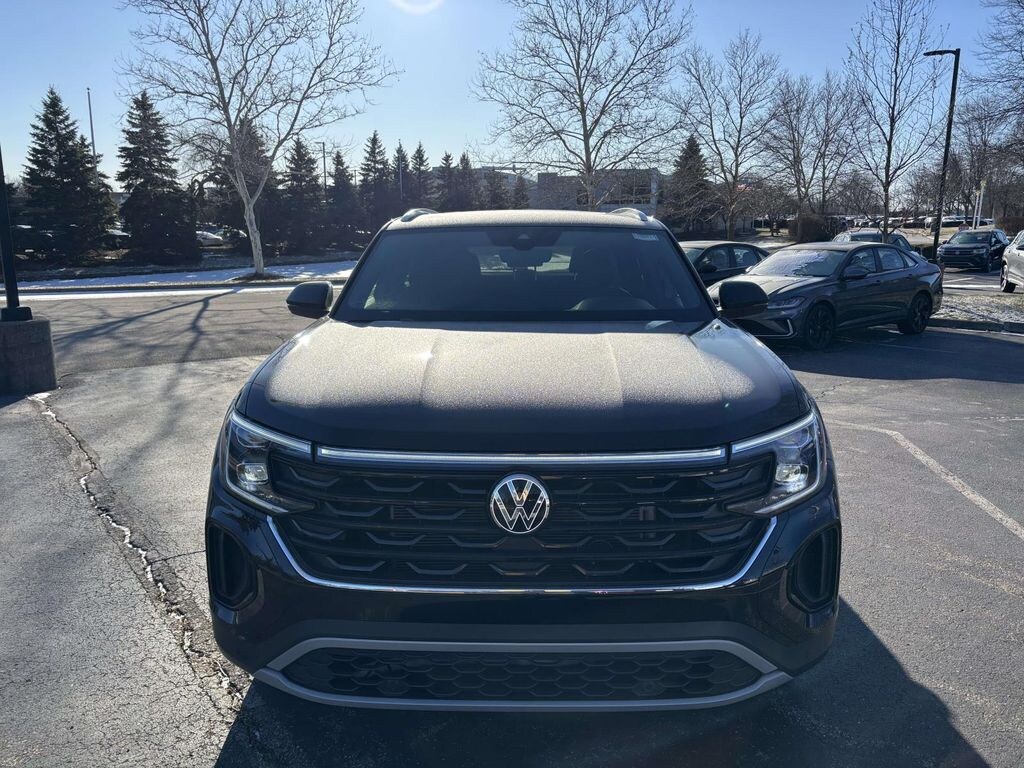 New 2026 Volkswagen Atlas Cross Sport 2.0T SE w/Technology SUV