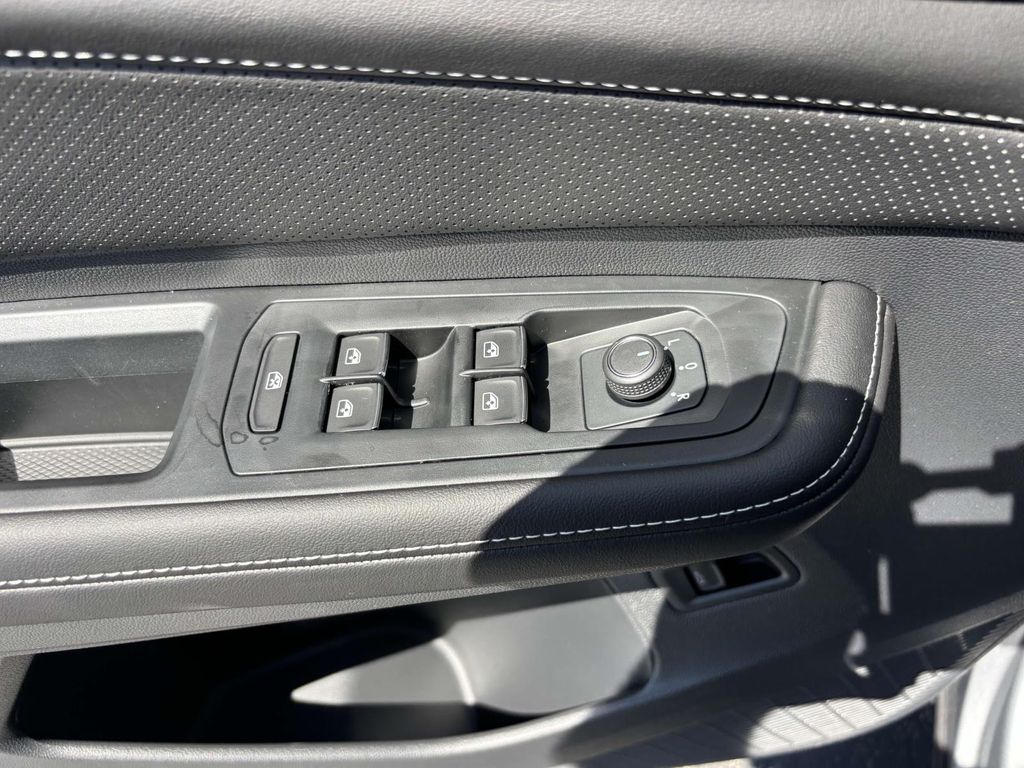 2026 Volkswagen Atlas SE w/Tech - Photo 13
