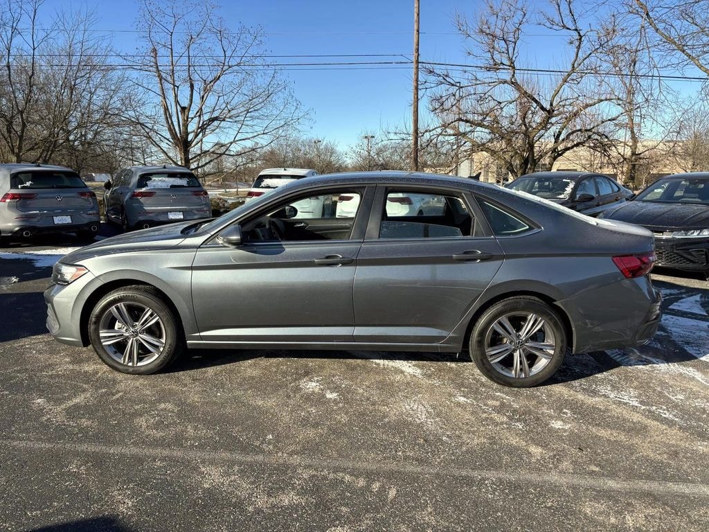Used 2022 Volkswagen Jetta 1.5T SE Sedan