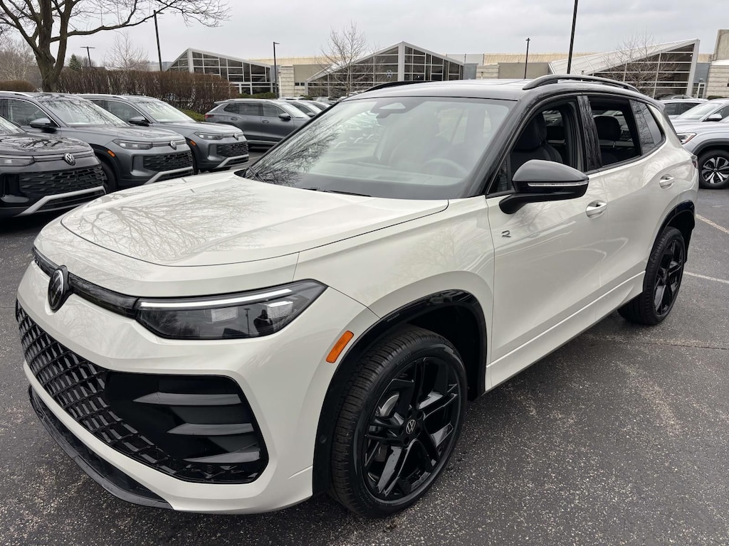 New 2026 Volkswagen Tiguan 2.0T SE R-Line Black SUV