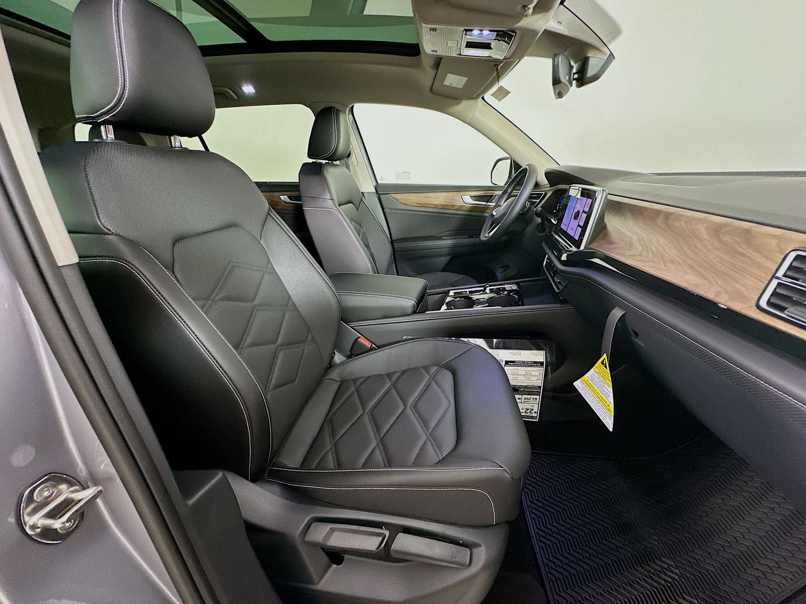2026 Volkswagen Atlas SE w/Tech - Photo 44