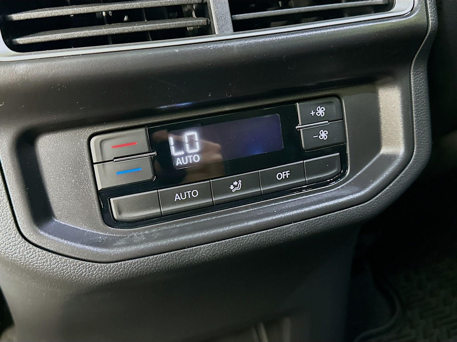 2026 Volkswagen Atlas SE w/Tech - Photo 36