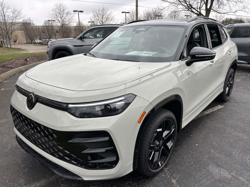 New 2026 Volkswagen Tiguan 2.0T SE R-Line Black SUV