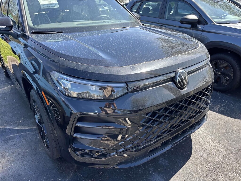 New 2026 Volkswagen Tiguan 2.0T SE R-Line Black SUV