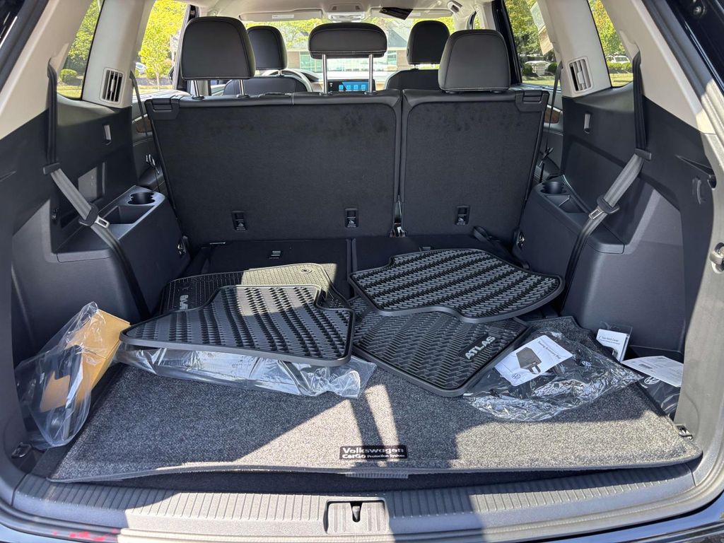 2026 Volkswagen Atlas SE w/Tech - Photo 9